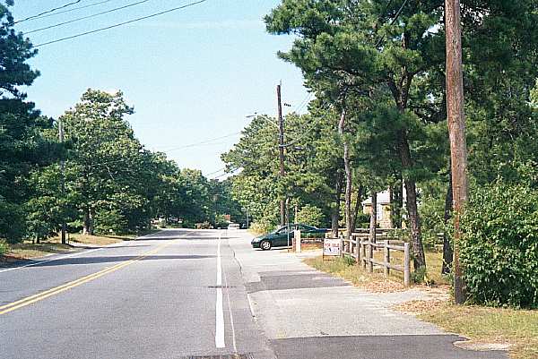 019_16AOld Bass River Path.jpg (56928 bytes)